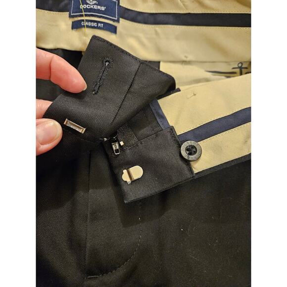 Dockers Flat Front Classic Fit NWOT Mens Pants Slacks - Picture 4 of 7